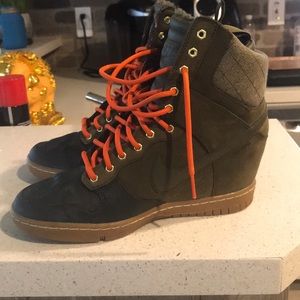 Nike wedge boots
